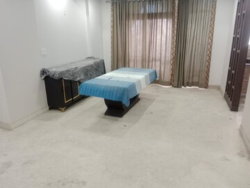 Bedroom in 4 BHK Apartment at SDS NRI Residency, Sector 45 – for Rent