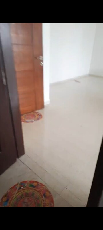 Room in 3 BHK Apartment at Omaxe Royal Residency Faridabad, Sector 79 – for Rent