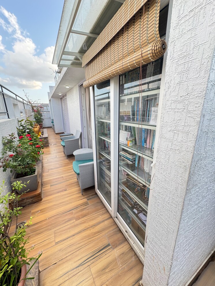 Balcony, elite-oyster 3 Bedroom 2400 Sq.Ft. Apartment In Hbr Layout Bangalore 9178198