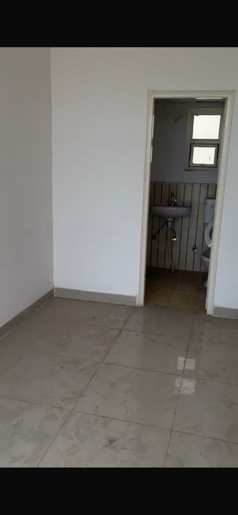 Room, hcbs-sports-ville 2 Bedroom 737 Sq.Ft. Apartment In Sohna Sector 35 Gurgaon 9178230