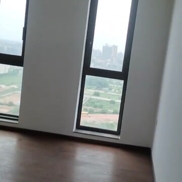 Room in 3 BHK Apartment at M3M Golf Estate, Sector 65 – for Rent