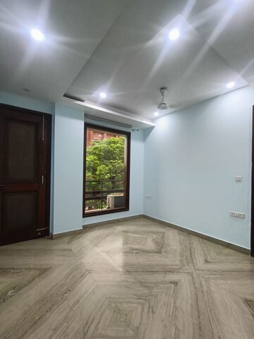 Room in 3 BHK Builder Floor at Saket – for Rent