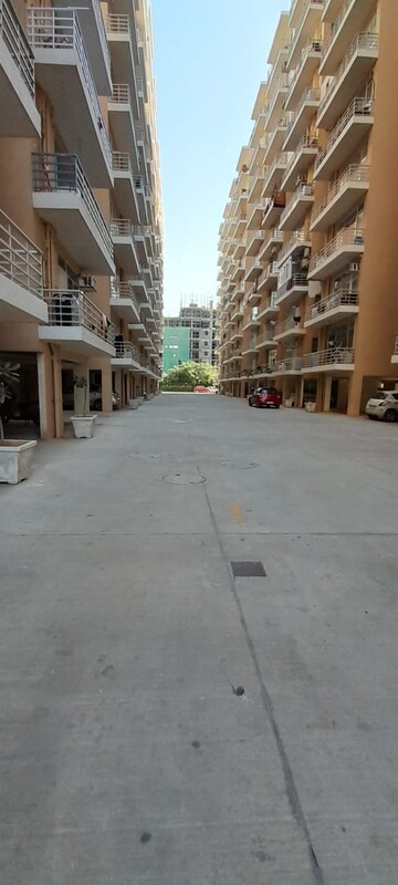 Parking in 1 BHK Apartment at Breez Global Heights, Sohna Sector 33 – for Sale