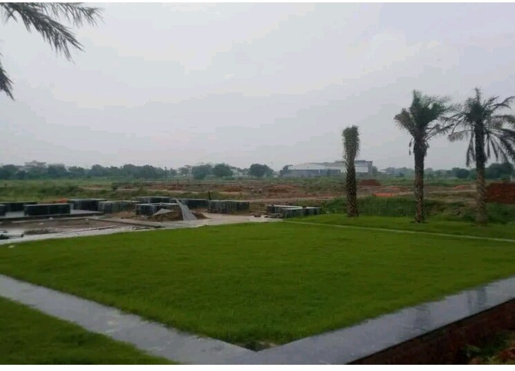 Garden, jms-the-pearl  121 Sq.Yd. Plot In Sector 95 Gurgaon 9178309