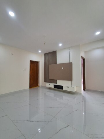 Room in 3 BHK Apartment at Kondapur – for Rent