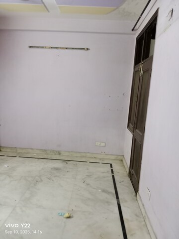 Room in 3 BHK Builder Floor at Laxmi Nagar – for Sale