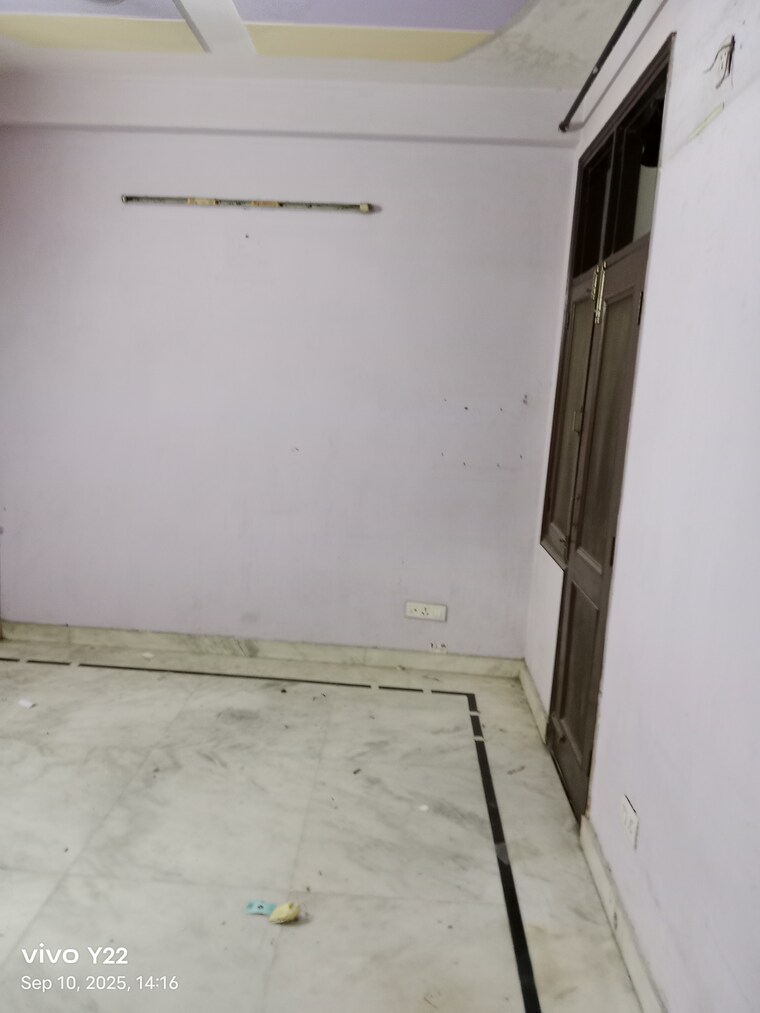 Room, laxmi nagar 3 Bedroom 950 Sq.Ft. Builder Floor In Laxmi Nagar Delhi 9178338