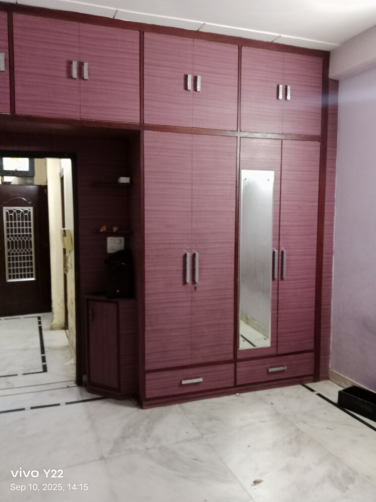 undefined, laxmi nagar 3 Bedroom 950 Sq.Ft. Builder Floor In Laxmi Nagar Delhi 9178338