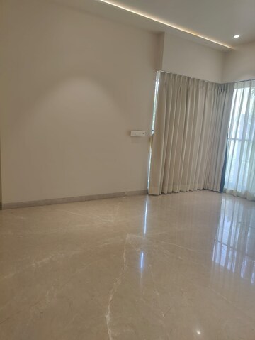 Room in 3 BHK Apartment at Vasant Kunj, Santacruz West – for Rent