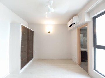 Room in 3 BHK Apartment at M3M Heights, Sector 65 – for Sale