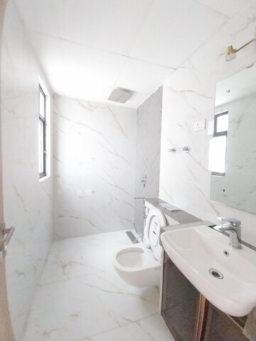 Bathroom in 3 BHK Apartment at M3M Heights, Sector 65 – for Sale