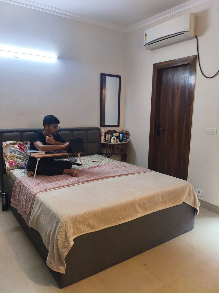 Bedroom, amrapali-silicon-city 3 Bedroom 1545 Sq.Ft. Apartment In Sector 76 Noida 9178359