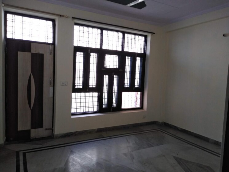Room, vaishali sector 3 3 Bedroom 1600 Sq.Ft. Builder Floor In Vaishali Sector 3 Ghaziabad 9178408