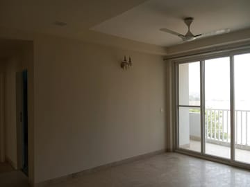 Room in 3 BHK Apartment at Emaar The Palm Drive-The Sky Terraces, Sector 66 – for Sale