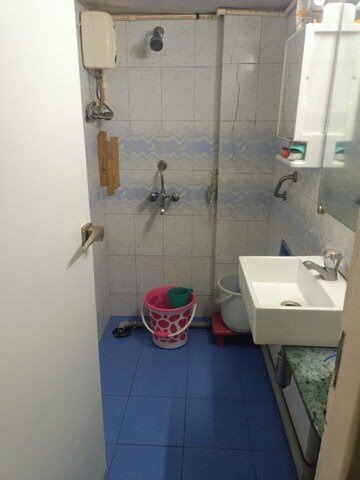 Bathroom in 1 BHK Apartment at Anand CHS Matunga, Matunga East – for Rent