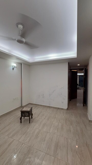 Room in 3 BHK Builder Floor at Kalkaji – for Rent