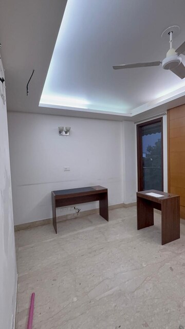 Room in 3 BHK Builder Floor at Kalkaji – for Rent