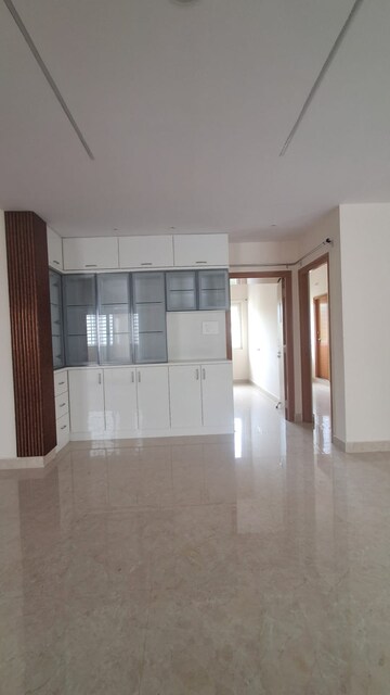 Room in 3 BHK Apartment at Kondapur – for Rent