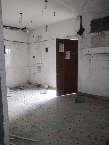Floor Plan in  Showroom at JakhaN-Rajpur Road – for Rent