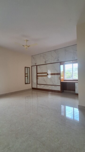 Room in 3 BHK Apartment at Kondapur – for Rent