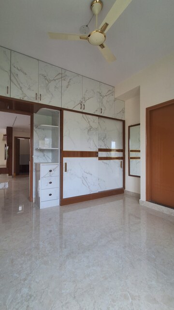 Room in 3 BHK Apartment at Kondapur – for Rent