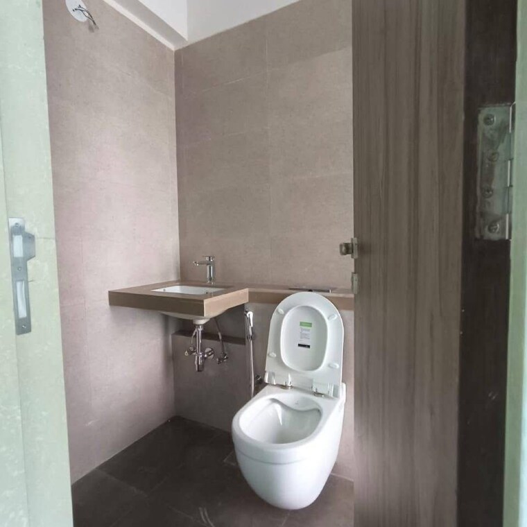 Bathroom, neminath-nemi-bhavan 2 Bedroom 629 Sq.Ft. Apartment In Goregaon West Mumbai 9178574
