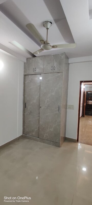 Room in 2 BHK Builder Floor at Vaishali Sector 5 – for Sale