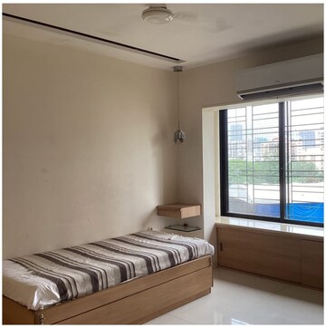 Bedroom in 3 BHK Apartment at Lokhandwala Green Acres, Andheri West – for Rent