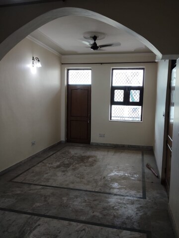 Room in 3 BHK Independent House at Ashoka Enclave – for Rent