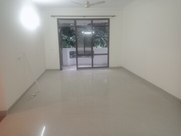 Room in 3.5 BHK Apartment at Vipul Greens, Sector 48 – for Rent