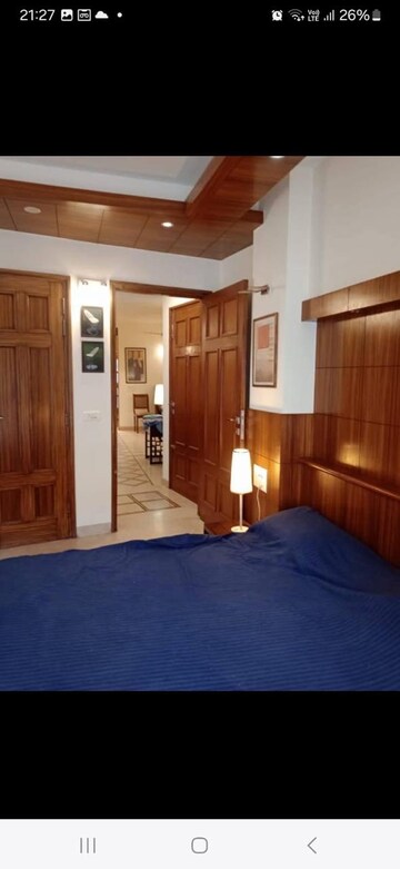 Room in 3 BHK Builder Floor at South Extension ii – for Rent