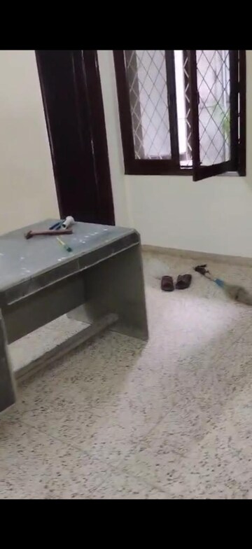 Living Room in 2 BHK Builder Floor at South Extension ii – for Rent