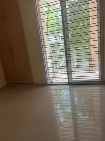 Room in 3 BHK Builder Floor at Ansal API Esencia, Sector 67 – for Rent