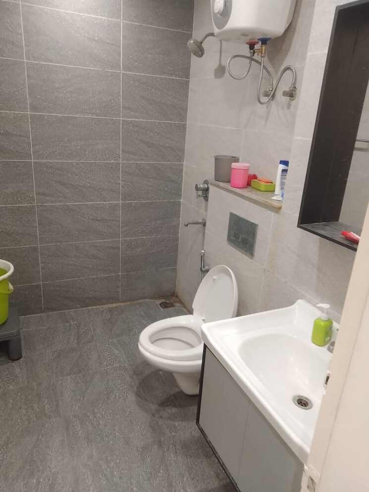 Bathroom, omaxe-royal-residency-faridabad 3 Bedroom 1685 Sq.Ft. Apartment In Sector 79 Faridabad 9178694