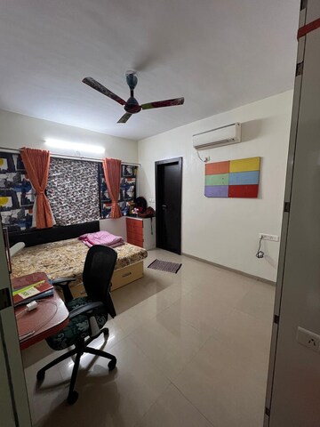 Team Area in 3 BHK Apartment at Pride Platinum, Baner – for Rent