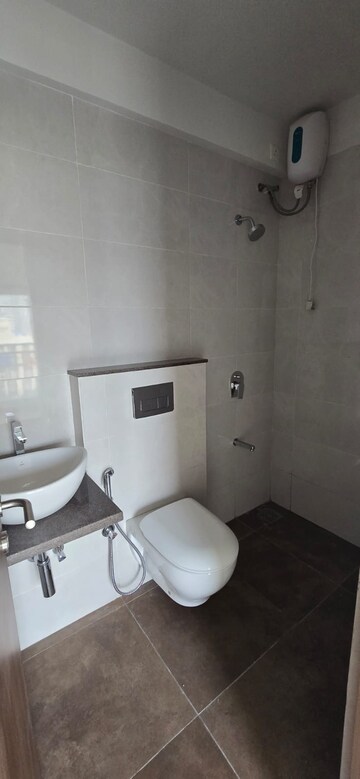 Bathroom in 2 BHK Apartment at Shapoorji Pallonji BKC 28, Bandra East – for Sale