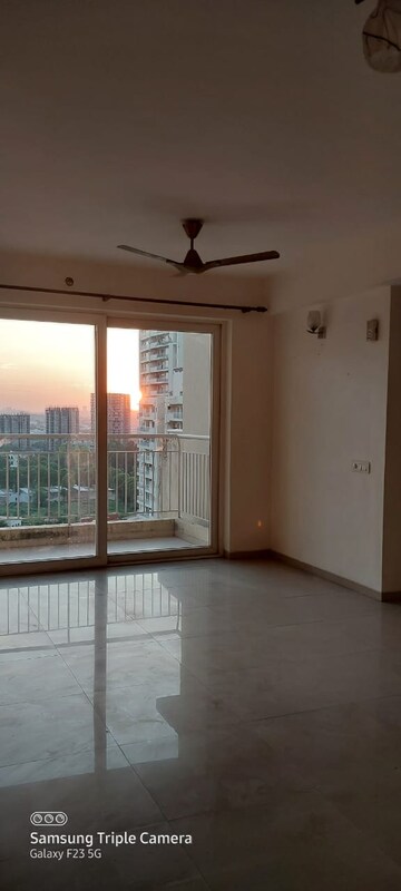 2 BHK Apartment For Rent in Unitech Uniworld Gardens 2, Sector 47
