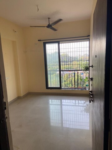 Room in 1 BHK Apartment at Puranik City Reserva, Ghodbunder Road – for Rent
