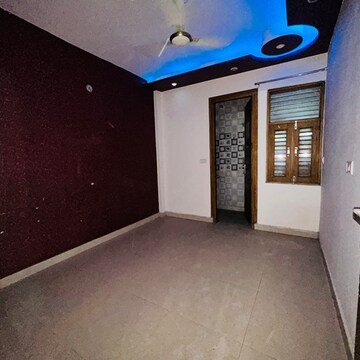 Room in 3 BHK Builder Floor at Matiala – for Rent