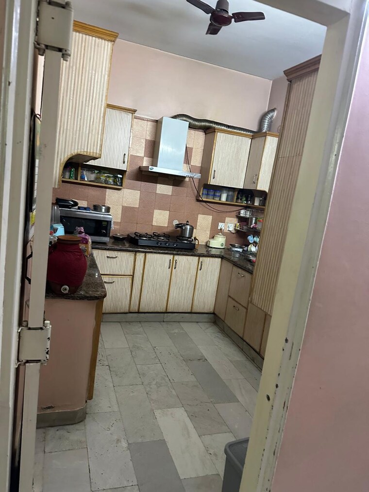 Kitchen, dlf phase ii 6 Bedroom 360 Sq.Yd. Villa In Dlf Phase ii Gurgaon 9178827