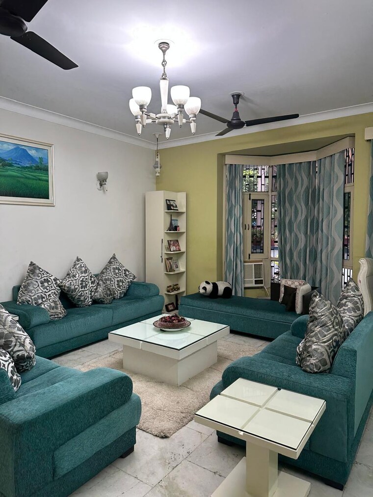 Living Room, dlf phase ii 6 Bedroom 360 Sq.Yd. Villa In Dlf Phase ii Gurgaon 9178827