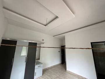 Room in 6+ BHK Independent House at Cheroor – for Rent