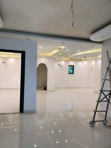 Master Bedroom in 3 BHK Independent House at Sainik Farm – for Rent