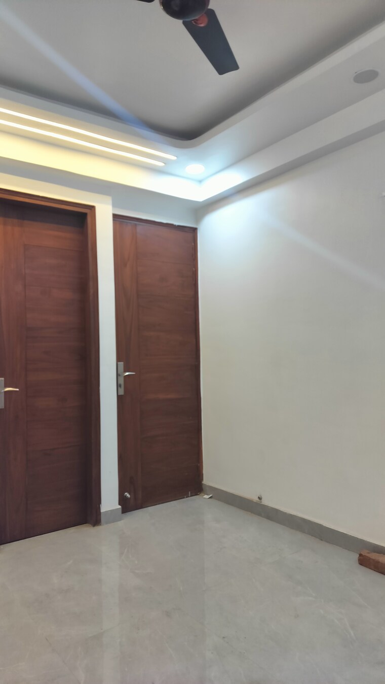 Room, deep-homes-sector-73 2 Bedroom 1000 Sq.Ft. Builder Floor In Sector 73 Noida 9178954