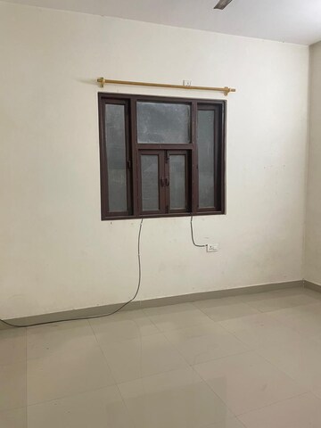 Room in 1 BHK Builder Floor at Saket – for Rent