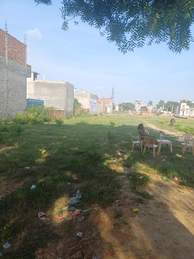Garden, dheeraj nagar  151 Sq.Yd. Plot In Dheeraj Nagar Faridabad 9179027