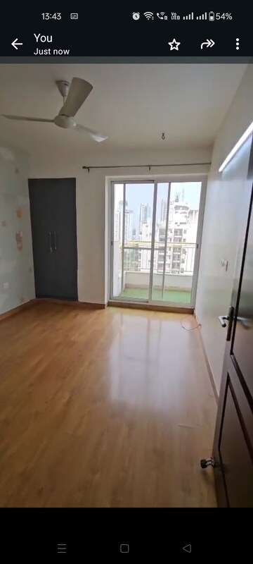 Room in 3 BHK Apartment at Bestech Park View Spa Next, Sector 67 – for Rent