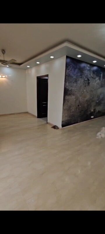 Room in 3 BHK Apartment at Bestech Park View Spa Next, Sector 67 – for Rent