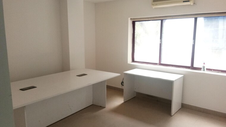 Room, vijay nagar Commercial Office Space 2485 Sq.Ft. In Vijay Nagar Indore 9179084