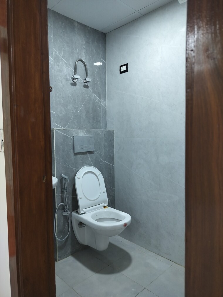 Bathroom, green-home 2 Bedroom 1000 Sq.Ft. Builder Floor In Sector 73 Noida 9179106